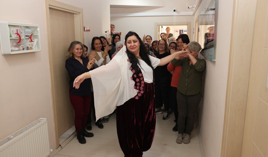 Odunpazarı’nda kursiyerlerden renkli defile!