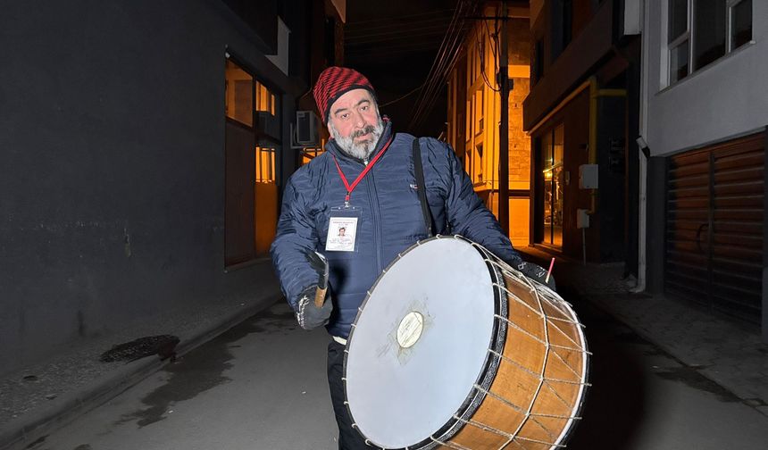 Ramazan Davulcusu 33 Yıldır Sokaklarda
