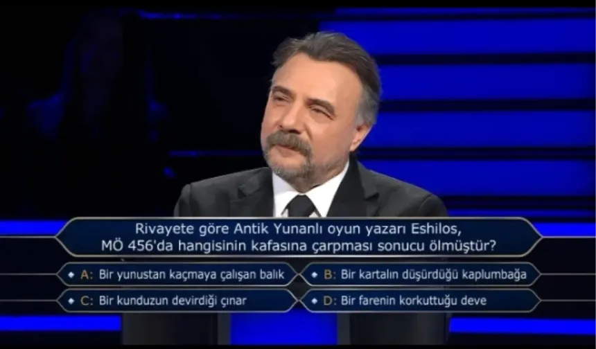 Rivayete göre Antik Yunanlı oyun yazarı Aiskhilos, MÖ 456'da hangisinin kafasına çarpması sonucu ölmüştür?