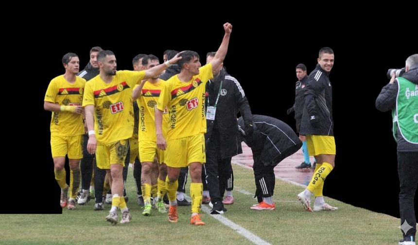 Eskişehirspor Deplasmanda Fırtına Gibi Esti: Uşak'ı 4-0'la Ezdi, Galibiyet Serisi 6 Maça Çıktı!