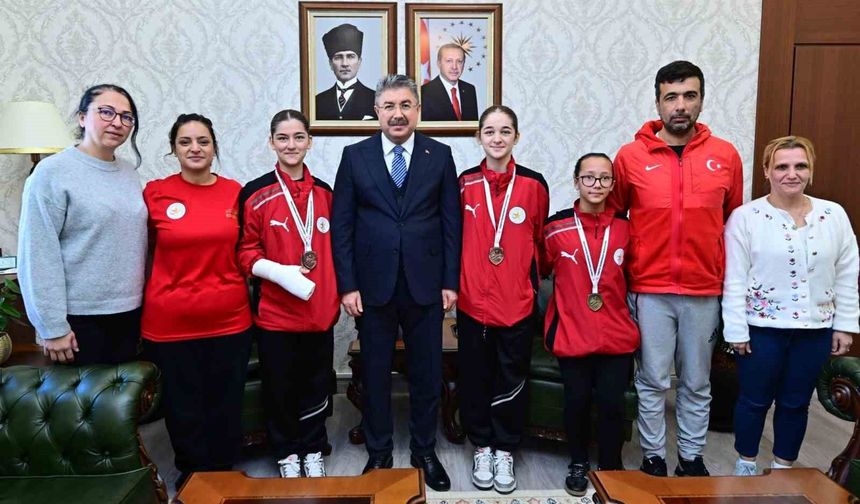 Vali Yılmaz Şampiyon Sporcuları Ağırladı