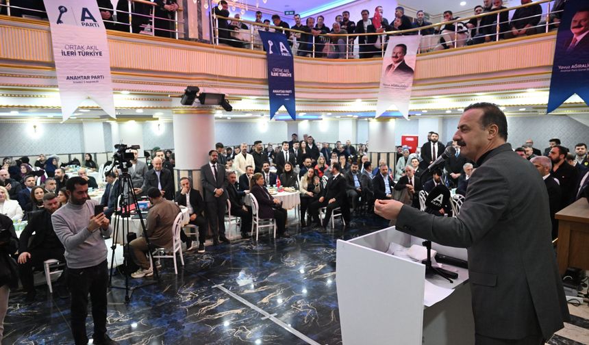 Ağıralioğlu: "Siyasette Rekabet Hizmet Kalitesini Artırır"