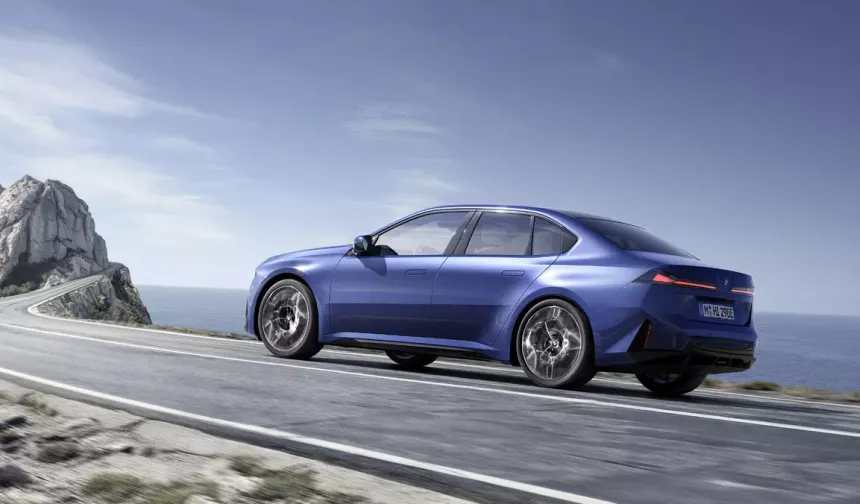 Geleceğin Yollarını Titreten Elektrikli Canavar: Yeni BMW i3 ile Tanışın!