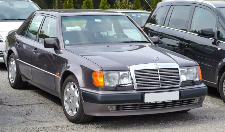 Otomobil Tarihinin Sarsılmaz Kalesi: W124 Efsanesi!