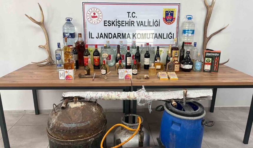 87 Litre Kaçak Alkol Ele Geçirildi