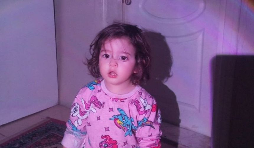 21 aylık İkra'nın gülüşü fotoğraflarda kaldı: Basit bir ateşle girdiği hastaneden cenazesi çıktı
