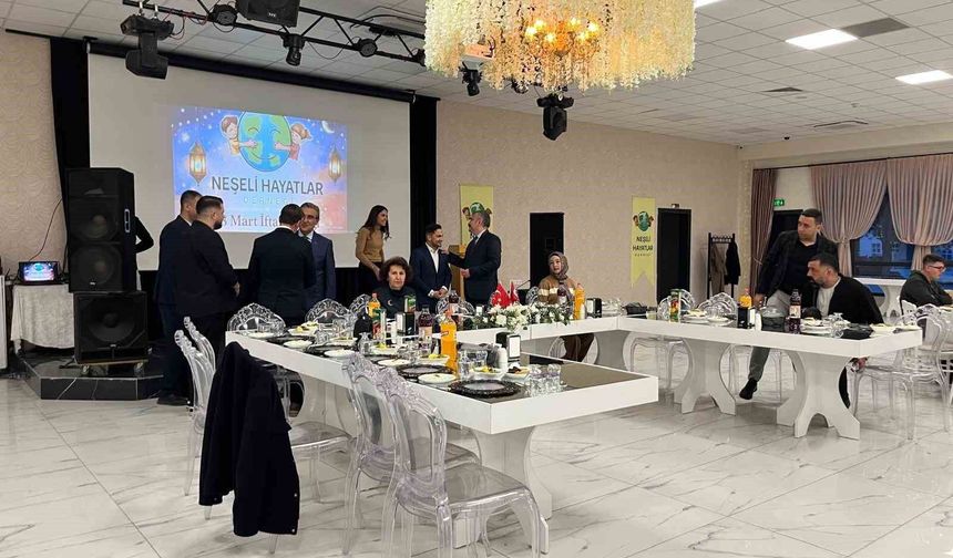 Çocuk Evleri Sitesi'nde kalan çocuklar için anlamlı iftar programı