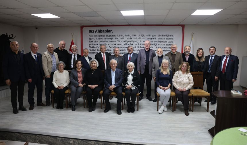 Başkan Kurt, AHBAPLAR Grubu İle İftarda Buluştu