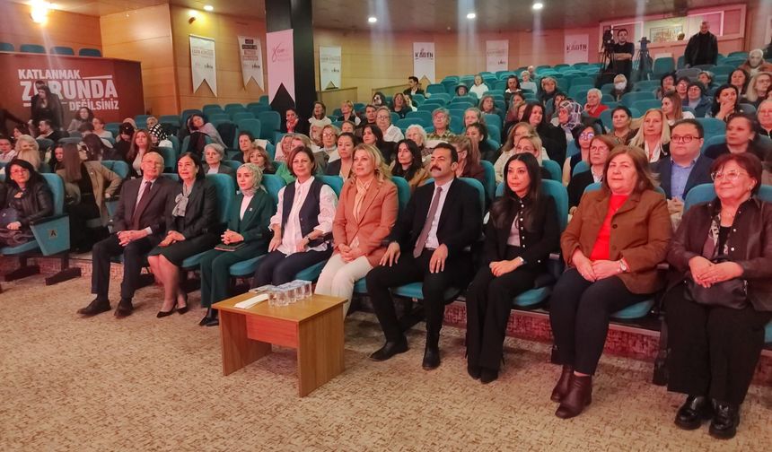 CHP’nin “Kadın Kürsüsü” Eskişehir’den başladı