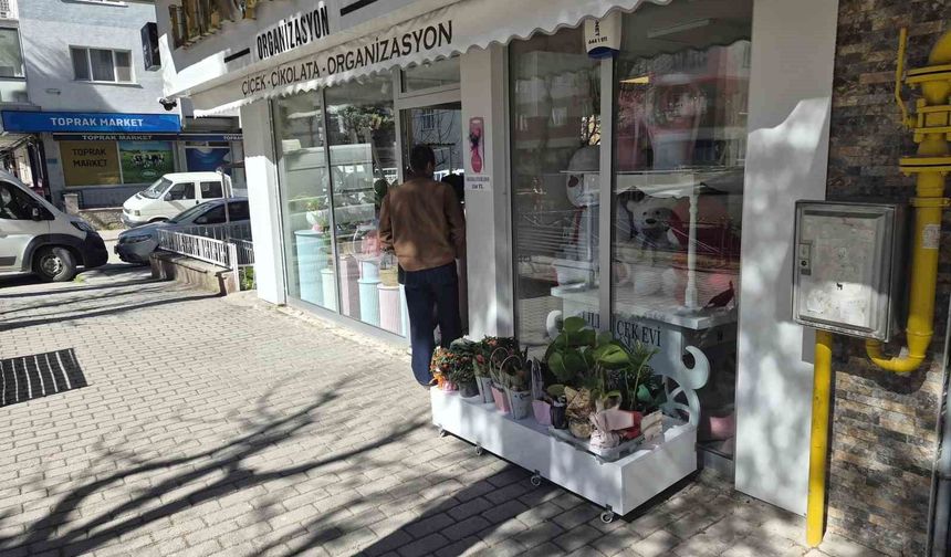 Çiçek Hırsızına İşletmeciden Şaşırtan Yorum