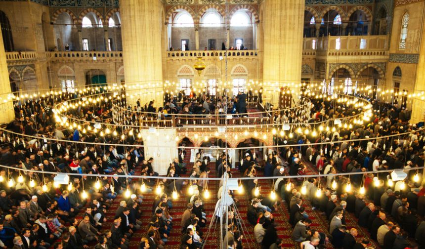 Eskişehir’de Bayram Namazı Saat Kaçta? İlçe İlçe Açıklandı