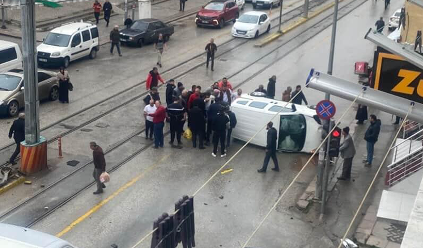 Eskişehir Ertaş Caddesi'nde feci kaza