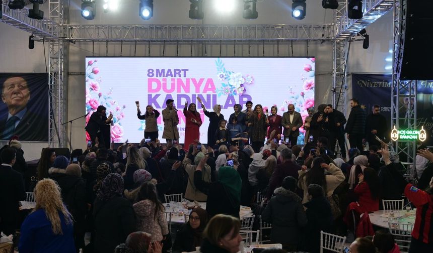 Ayşen Gürcan 8 Mart'ta Kadınlarla Bir Araya Geldi