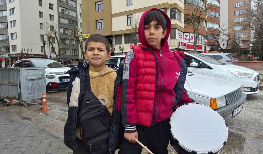 Eskişehir’de Miniklerden Davullu Bayram Mesaisi