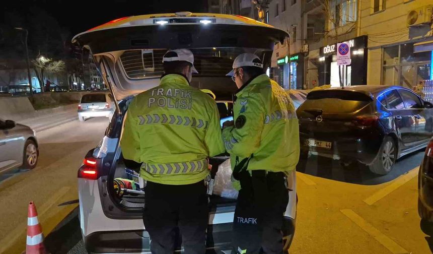 Eskişehir’de Polis Denetiminde 328 Kişi Sorgulandı