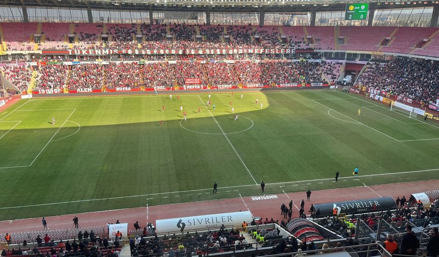 Eskişehirspor İlk Yarıya Hızlı Başladı: Goller Peş Peşe Geldi