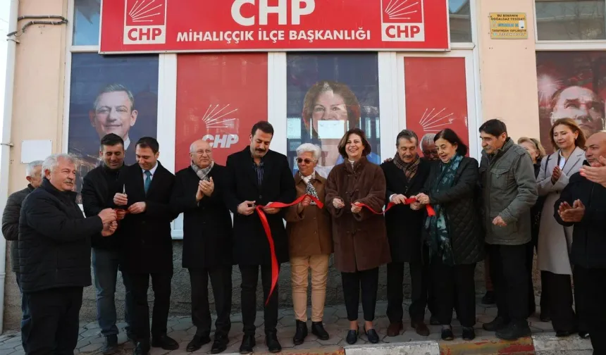 Mihalıççık’ta CHP’nin yeni binası açıldı: Ünlüce’den birlik mesajı