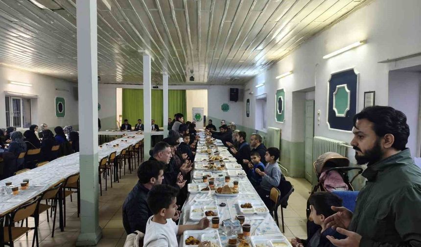 Mahmudiye Müftülüğünden Personel ve Ailelerine İftar