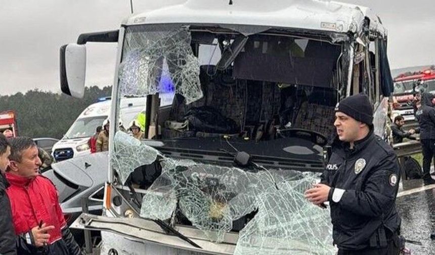 Polis Servisi Kazasında Mucize: Şehit Polis Hayata Döndü