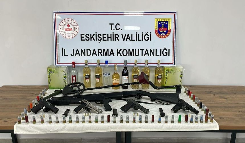 Eskişehir’de Kaçak Alkol Operasyonunda 2 Şüpheli Yakalandı