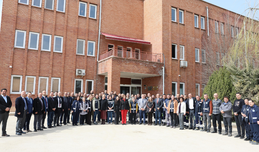 Ünlüce, Bayram Dolayısıyla Belediye Personelleriyle Buluştu