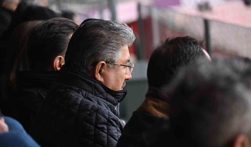Vali Yılmaz’dan Eskişehirspor’a Tribün Desteği