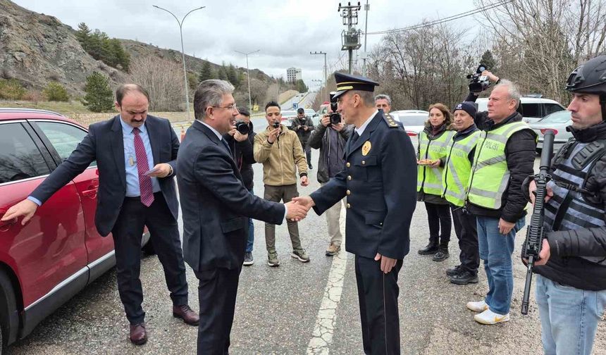 Yollarda Bayram Mesaisi: Vali Yılmaz'dan Kritik Uyarı