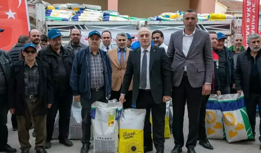 Eskişehir’de Üreticiye Can Suyu! Hibe Destekli Tohumlar Dağıtıldı