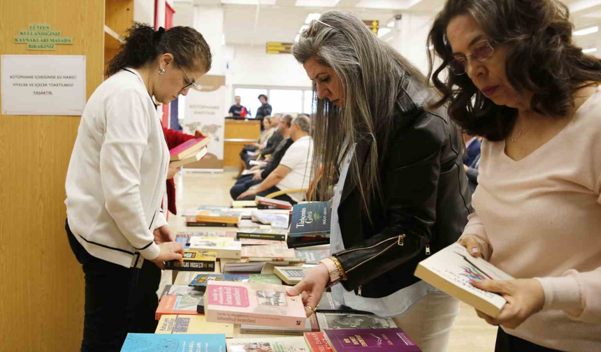 Anadolu Üniversitesi’nde Anlamlı Kitap Okuma Etkinliği
