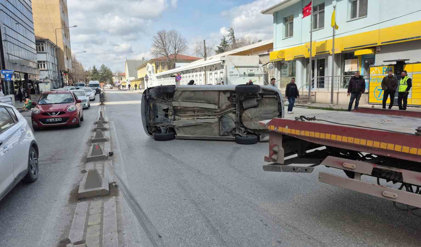Arabası Yan Yattı, Şans Eseri Yara Almadı