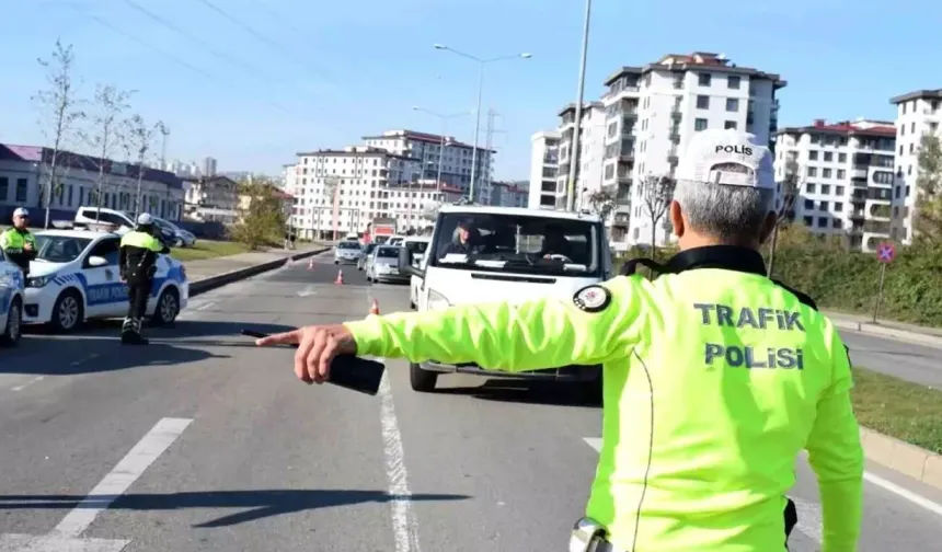 1 Haftada 28 Bin Araç Denetlendi, Binlerce Ceza Yazıldı