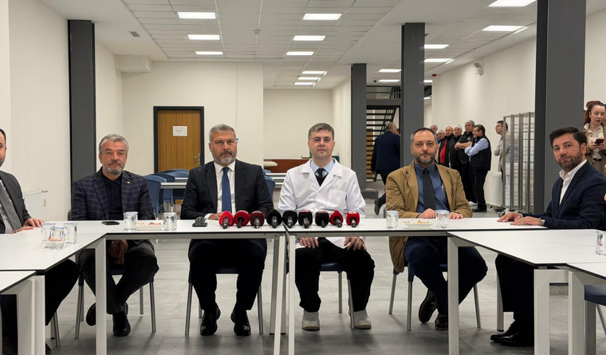 AÜ Yemekhanesi Basına Tanıtıldı