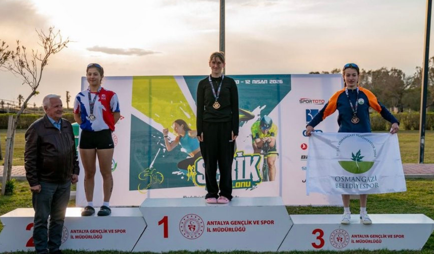 Beyza Bilgiç Triatlonda Türkiye Şampiyonu Oldu