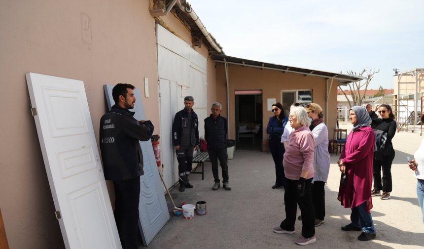 Büyükşehir’den Kadınlara Alçı ve Boya Kursu