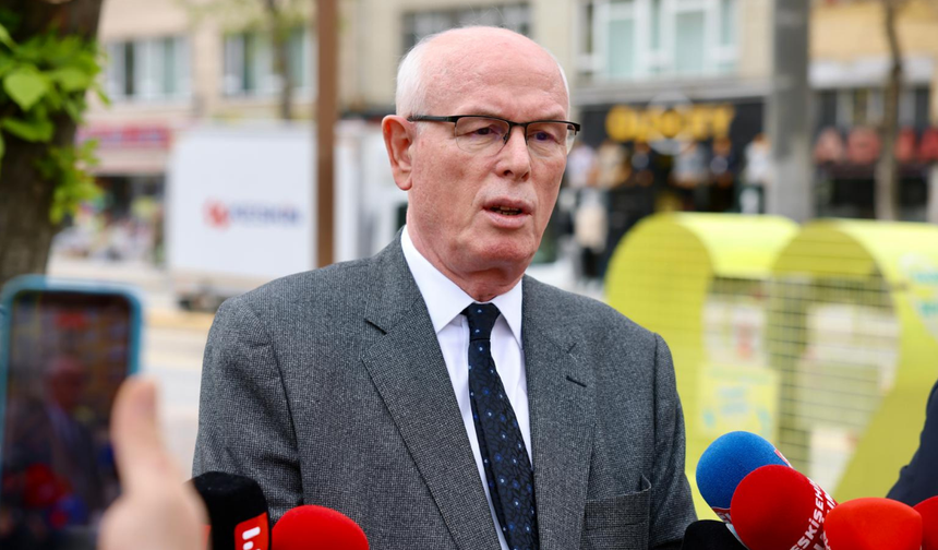 Kazım Kurt’tan Eğitim Sen Nöbetine Destek