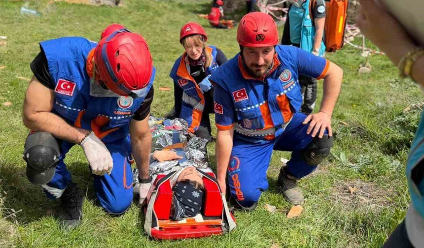 Eskişehir’de 45 Sağlık Personeli UMKE Tatbikatında Ter Döktü