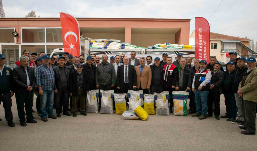 Eskişehir’de 92 Üreticiye Ayçiçeği Tohumu Desteği