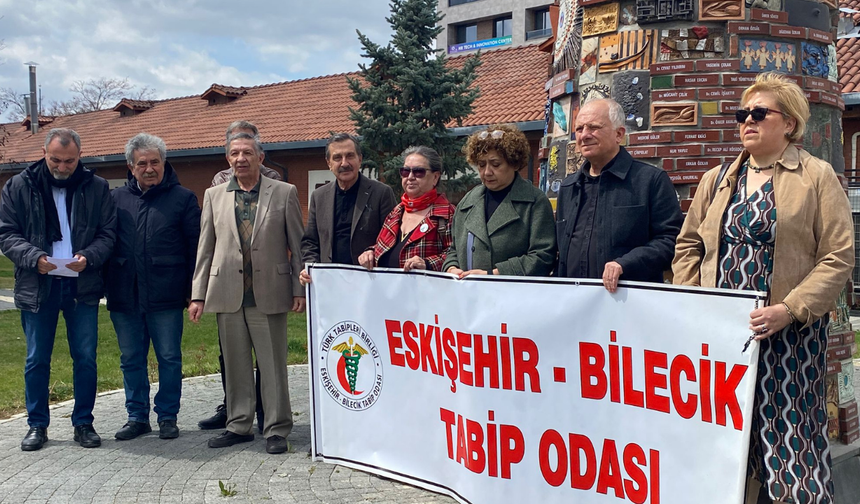 Eskişehir’de COVID-19’da Kaybedilen Sağlık Çalışanları Anıldı