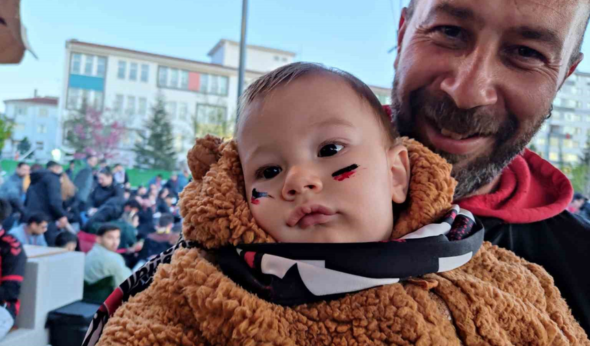 Eskişehir’de Minik Taraftar Maça Damga Vurdu
