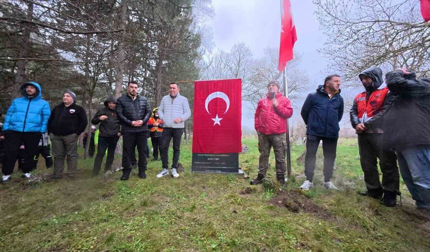 Eskişehir'de Motosikletliler Şehit Yüzbaşının Kayıp Mezarını Buldu