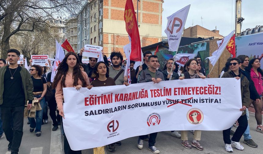 Eskişehir’de Okul Saldırılarına Tepki Yürüyüşü
