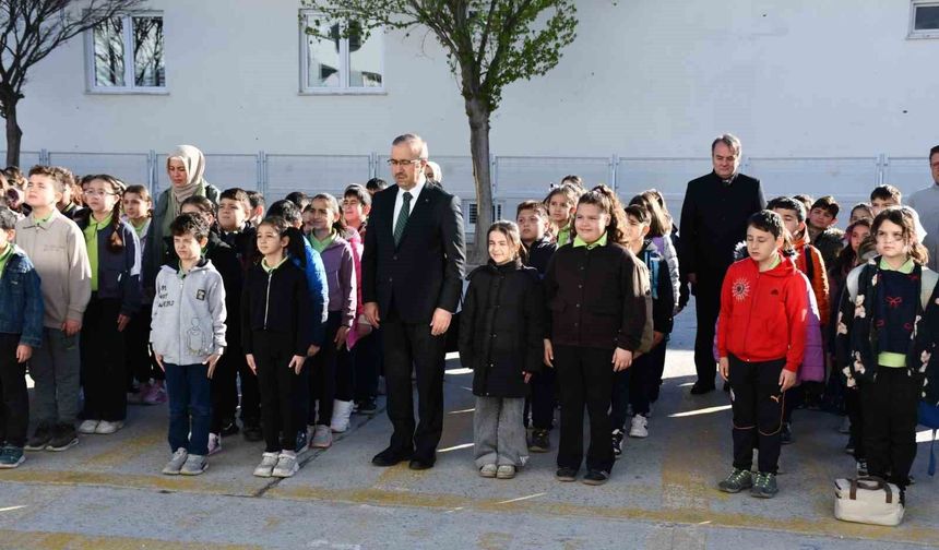 Eskişehirli Öğrenciler Urfa ve Maraş'ta Hayatını Kaybedenleri Andı
