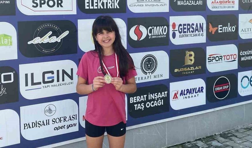 Eskişehirli Sporcu Korttan Kupayla Döndü