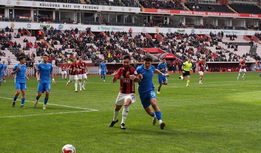 Eskişehirspor-Alanya 1221 Maçında İlk Yarı Sessiz Geçti