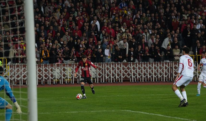 Eskişehirspor Devreyi Önde Bitirdi: İşte İlk Yarı Skoru!