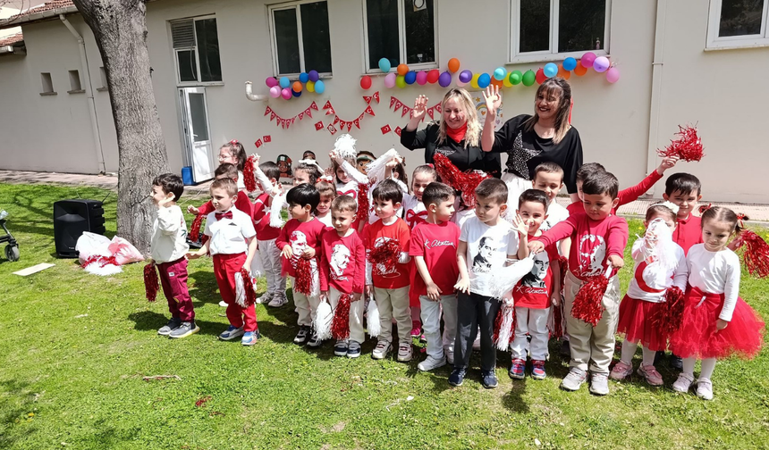 ESMEK'te 23 Nisan Coşkusu Renkli Görüntülere Sahne Oldu