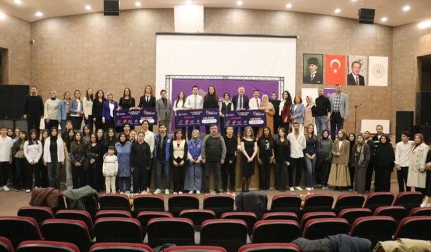 Eskişehir’de Genç Şairler İl Finalinde Kıyasıya Yarıştı