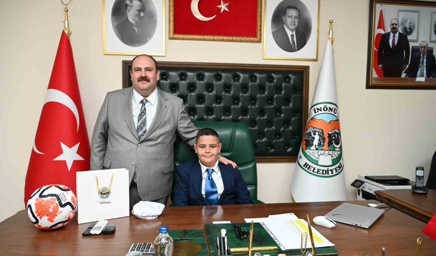 İnönü’de Küçük Başkan Efe Şenbel Koltuğa Oturdu