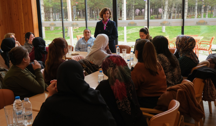 Mihalgazili kadınlar Ünlüce ile buluştu