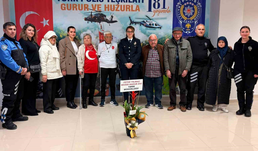 Polis Haftası’nda Huzurevinden Ziyaret